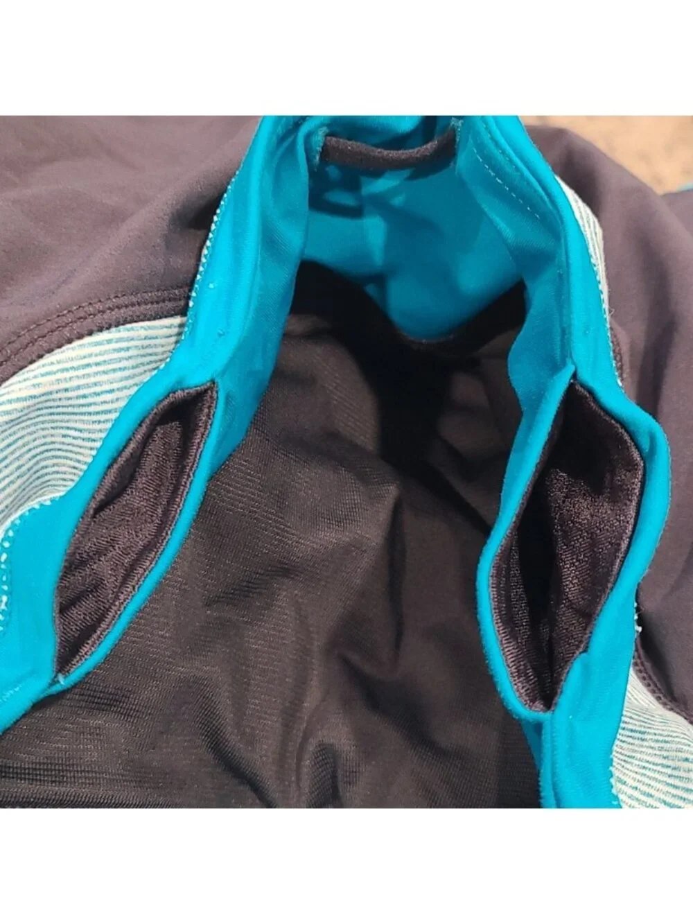 Lululemon Turbo Run Short Coal / Surge Wee Stripe / Surge